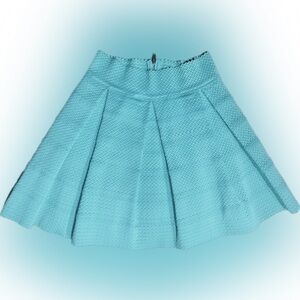 EUC Aina Be SZ L skater skirt. Super cute, nice structured skirt/waist 24”-28”